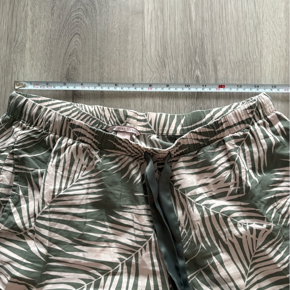 Victoria's Secret Green Leaf Print Joggers - Picture 5 of 6
